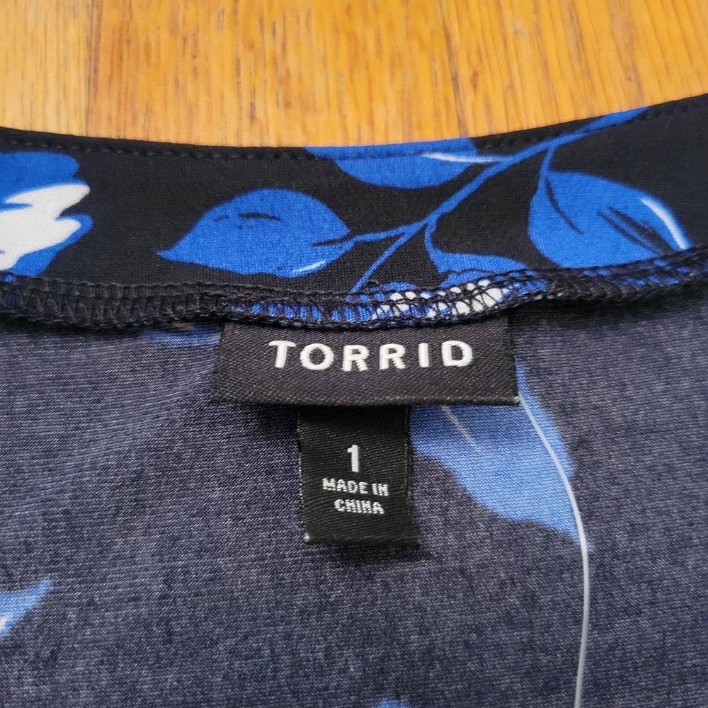 Torrid 1 Dress Black Blue‎ Floral Faux Wrap Stretch Comfort Modest Summer Swing